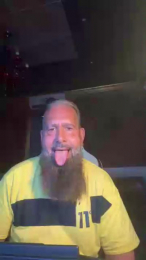 musclepigbcn webcam cam4 model stream image