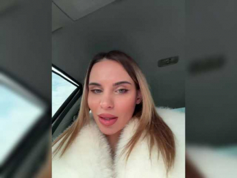 LedyMiya webcam model stream image