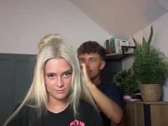 littleblonde010 webcam model stream image