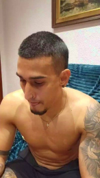 Andrewxxx9 webcam cam4 model stream image