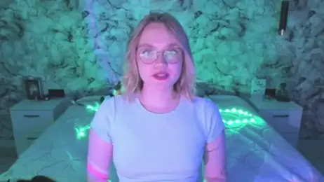 Aurora_Golden1 webcam model stream image