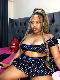 Anaelle24 webcam model stream image