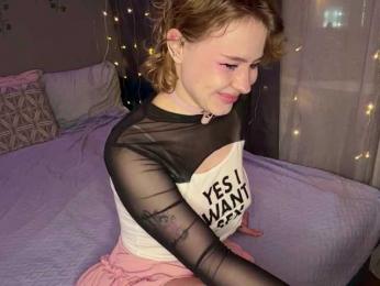 AuroraHoll webcam model stream image
