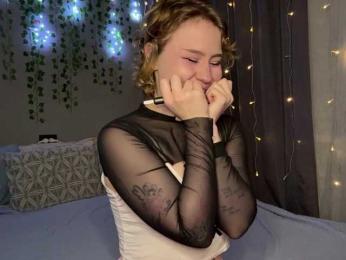 AuroraHoll webcam model stream image
