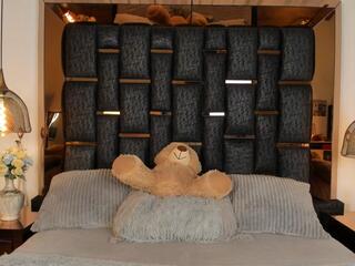 Linda Hylton webcam model stream image