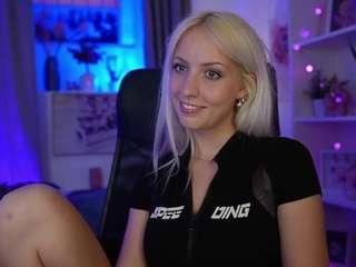 lucycutie webcam model stream image