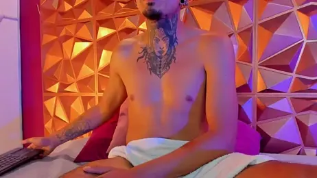 AleKiing webcam model stream image