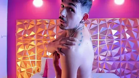 AleKiing webcam model stream image