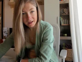 bestgirl_ofthe_neighborhood webcam model stream image