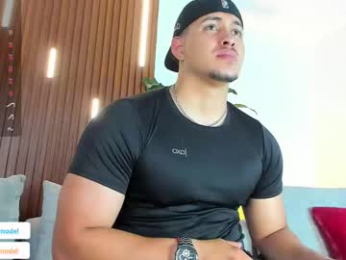 lucasanto_ webcam model stream image