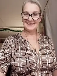 irinamaux webcam stripchat model stream image