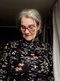 irinamaux webcam model stream image