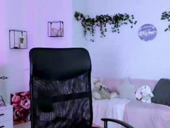 emma_bless_ webcam model stream image