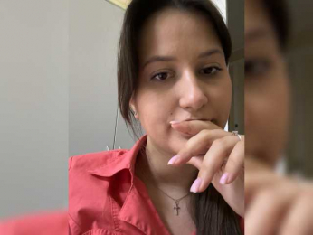 Llevie webcam model stream image