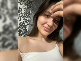 Llevie webcam model stream image