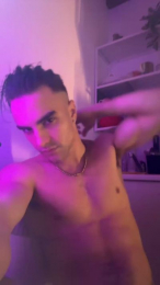 luchino220 webcam model stream image