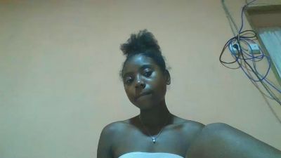 Sainahot webcam model stream image