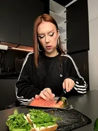 DianaGlow webcam model stream image