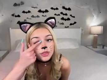 ava_synn webcam model stream image