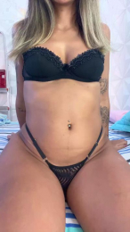 Moranguinh_24 webcam model stream image