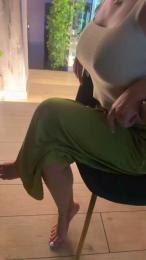 Luluxury webcam model stream image