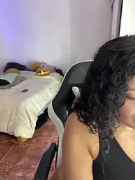 Shurabig webcam model stream image