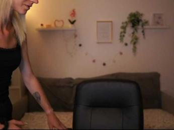 piperperri18 webcam model stream image