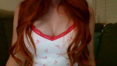 Tillybee webcam model stream image