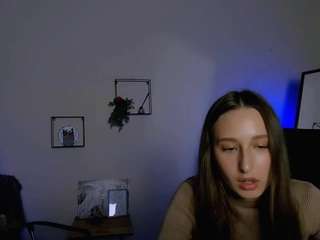 leslie-bird webcam model stream image