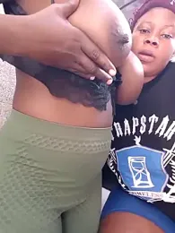 Broan_me webcam stripchat model stream image