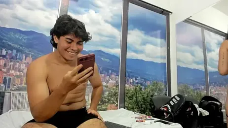 LunnaAndLiam webcam model stream image