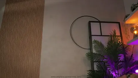 emma_land webcam model stream image