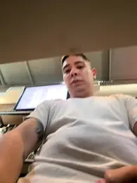 9999Alez webcam model stream image