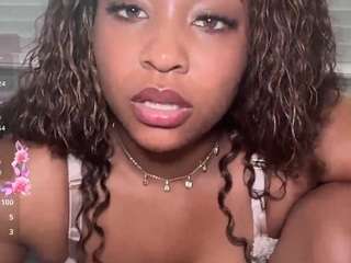 yourmamisol webcam model stream image