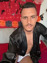 WildFlame2525 webcam model stream image