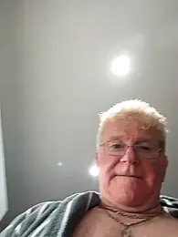 olivbisoumis webcam model stream image