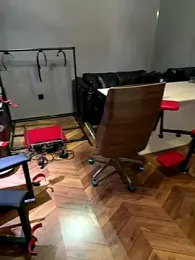 Kiki--2025 webcam model stream image