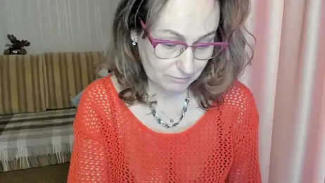 lauraoven webcam model stream image