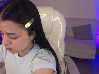 niicole-fox2 webcam model stream image