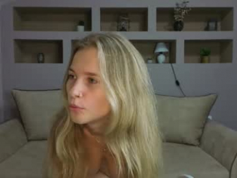 lynntiny webcam model stream image