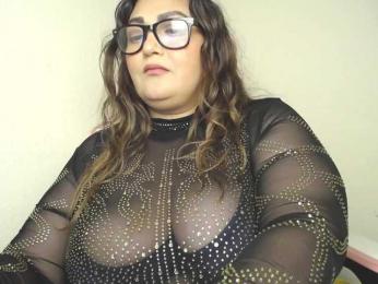 HeyMilani webcam model stream image