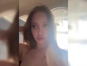 Superkisa webcam bongacams model stream image