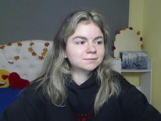 Tina Ryder webcam model stream image