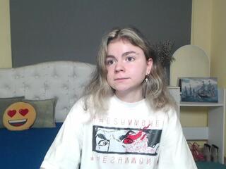 Tina Ryder webcam model stream image