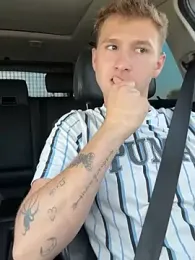 Oliver18k webcam model stream image