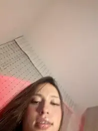 Ailen_walker24 webcam model stream image