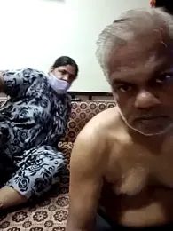 HoneyHush webcam model stream image