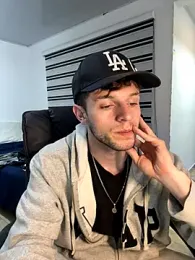 noah_red webcam model stream image