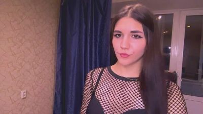 QueenieDungee webcam model stream image