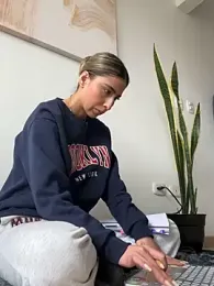 Ameellie webcam model stream image